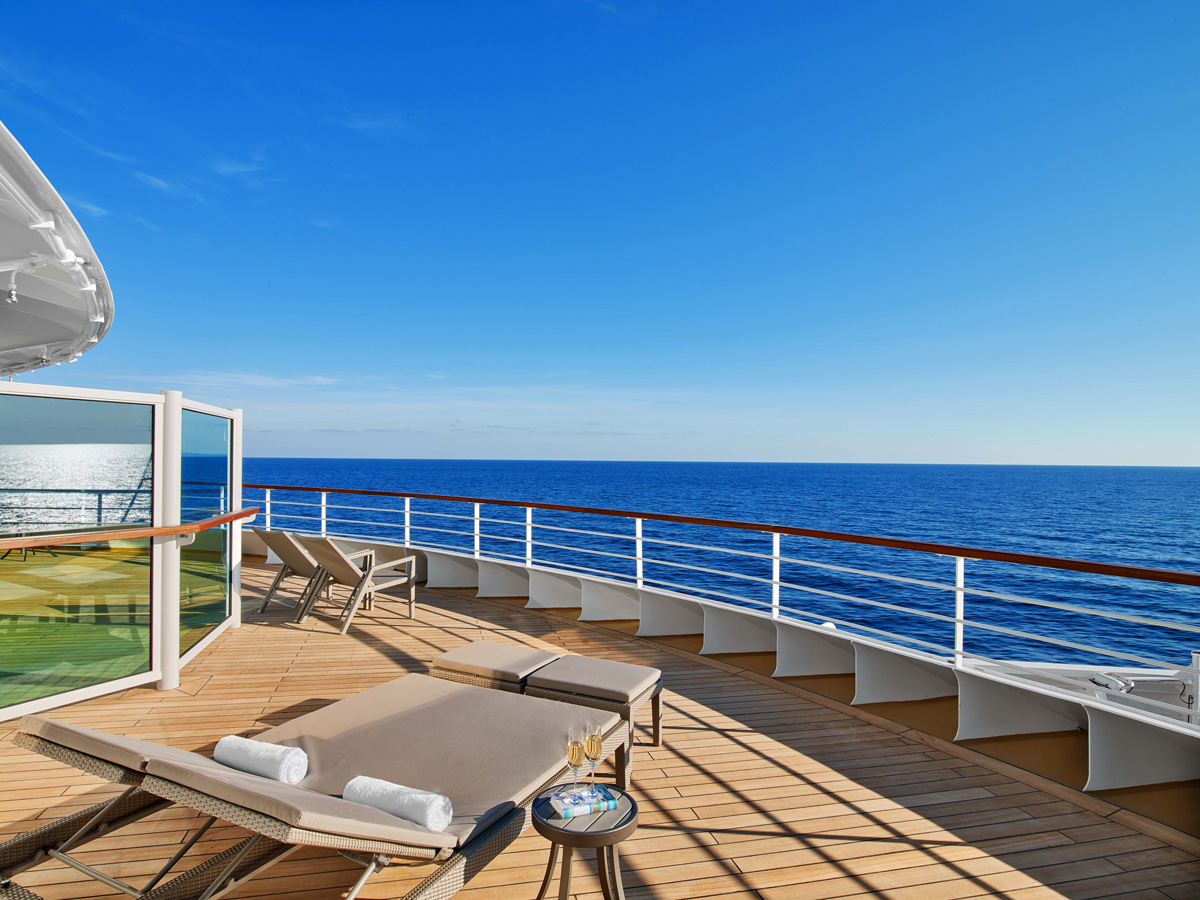 Seabourn Ovation Accommodation Signature Suite 1.jpg